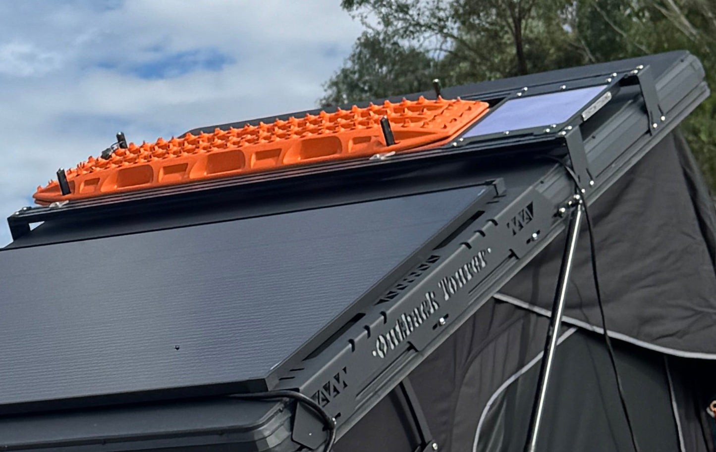 Rooftop tent